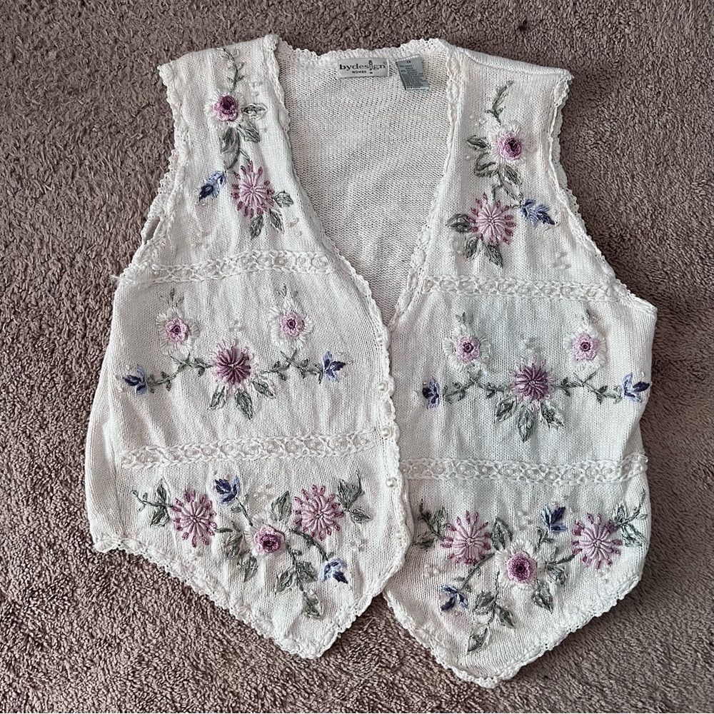 Women’s Vintage Crochet Embroidered Floral White Vest Size 1X
